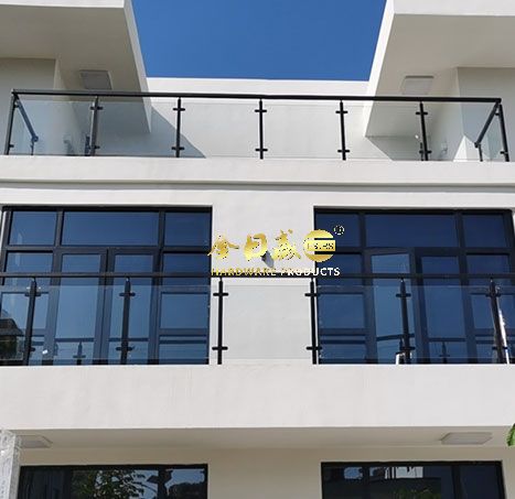 啞光魚嘴（zuǐ）夾玻璃立柱