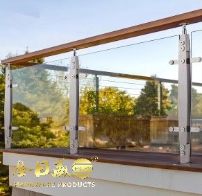 菱形（xíng）玻璃立柱