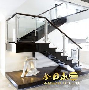 不鏽（xiù）鋼魚嘴夾樓梯（tī）立柱